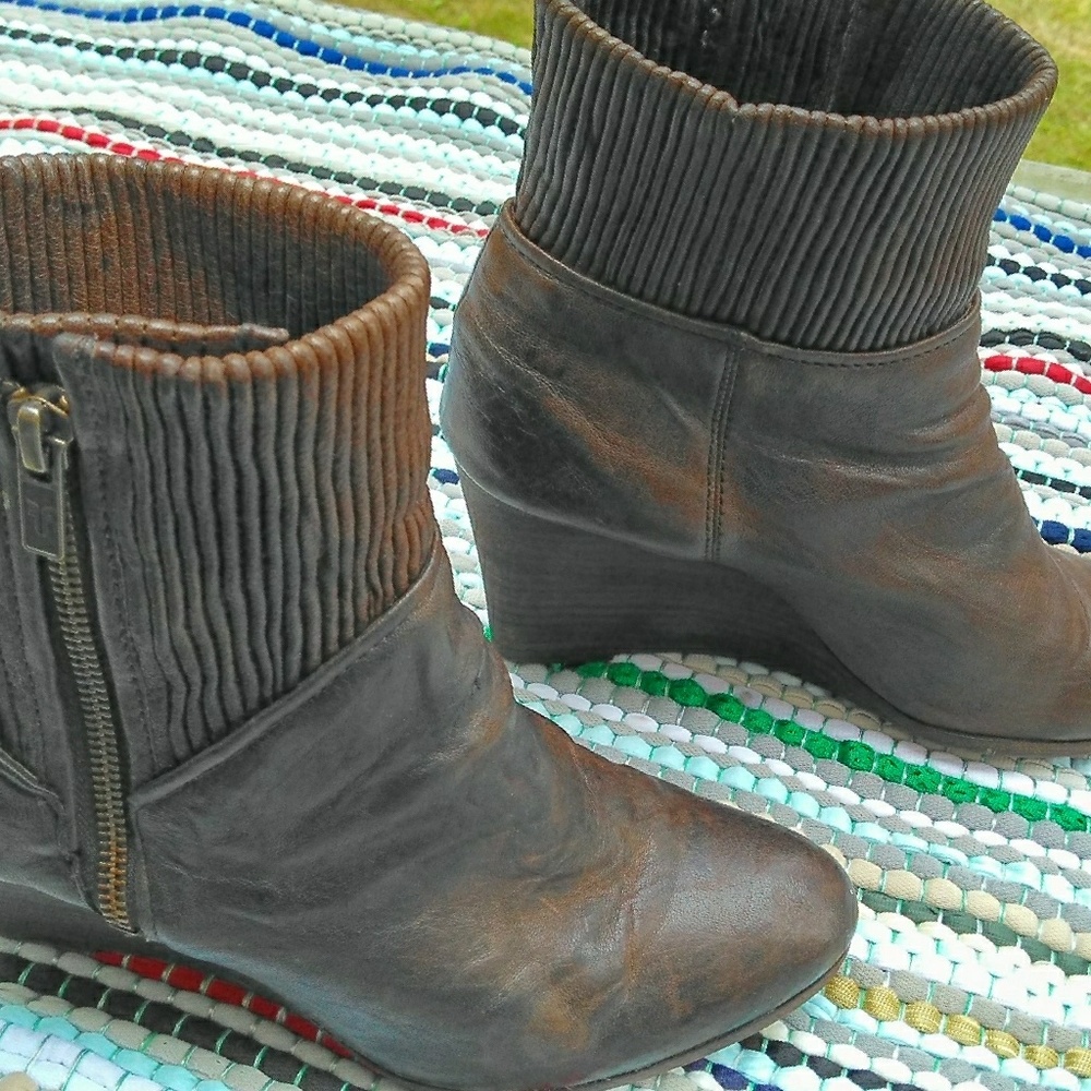 Frye Corby Side Zip Boot